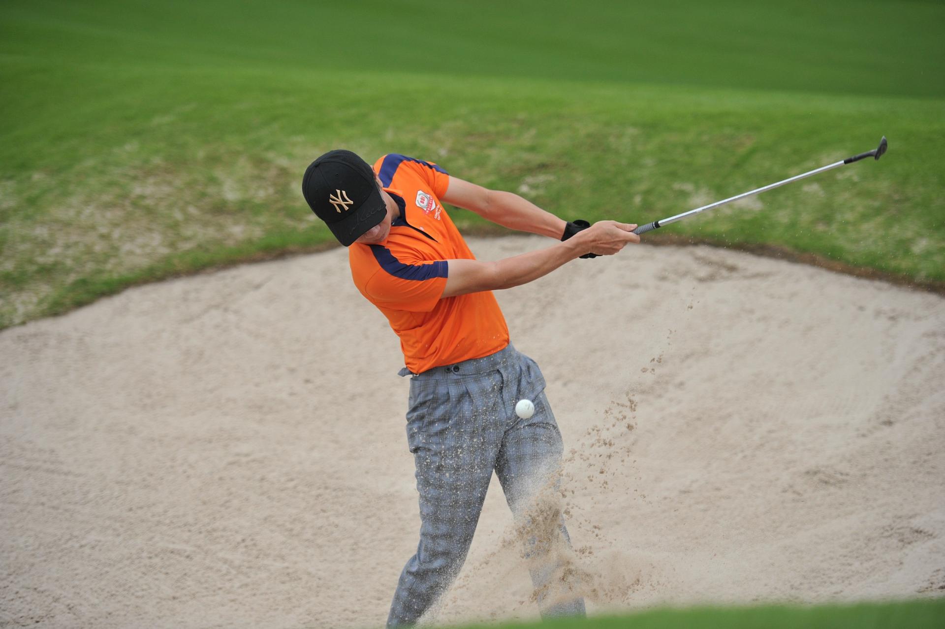 TỰ TIN RA SÂN VỚI QUẦN GOLF MAY ĐO - ƯU ĐÃI 20% VỚI HÀNG NGHÌN MẪU VẢI