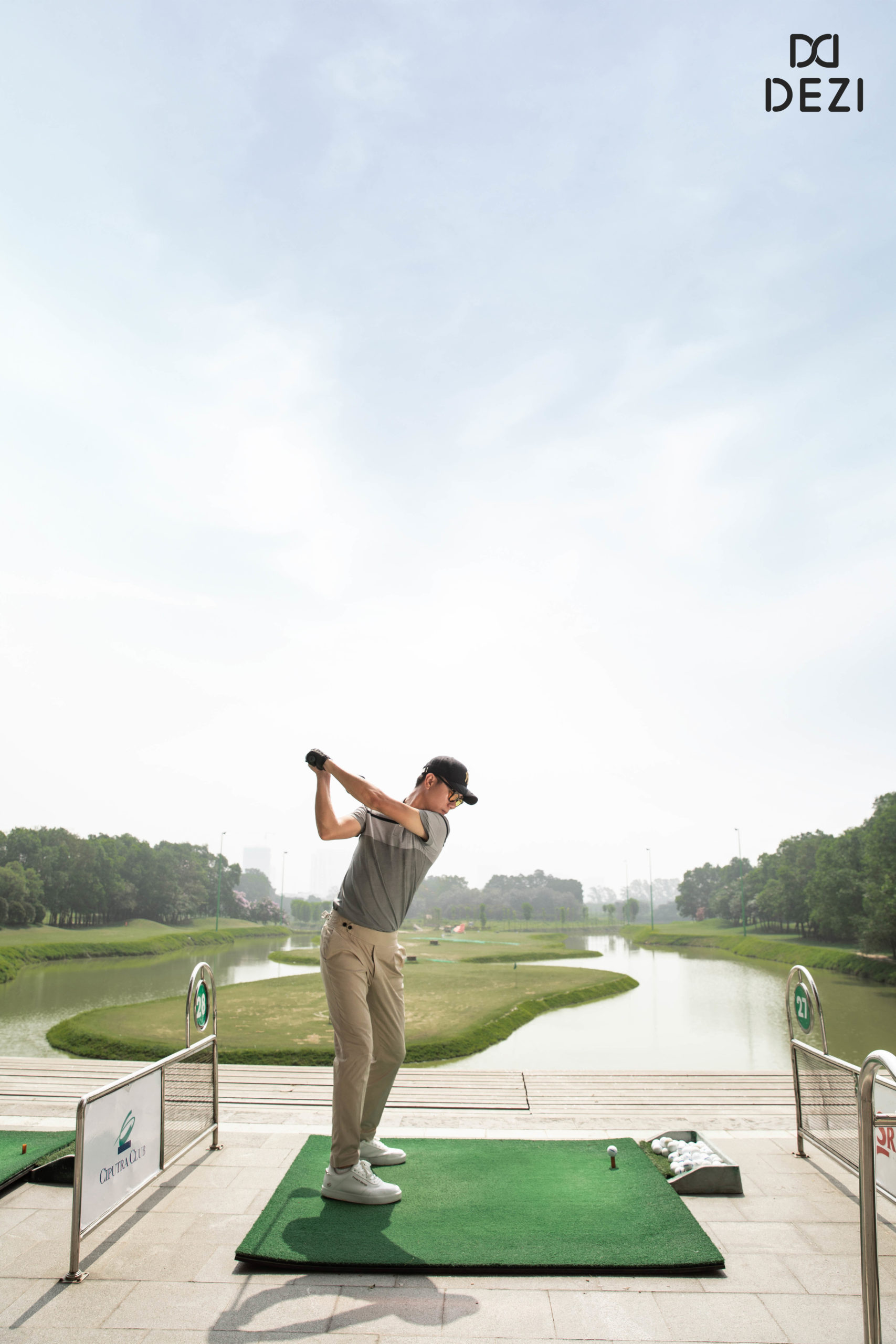 TỰ TIN RA SÂN VỚI QUẦN GOLF MAY ĐO - ƯU ĐÃI 20% VỚI HÀNG NGHÌN MẪU VẢI